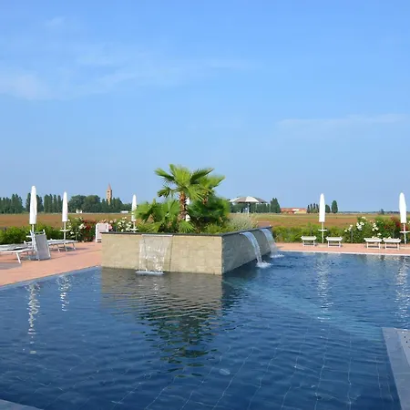 Characteristic In With Pool Appartamento Codigoro