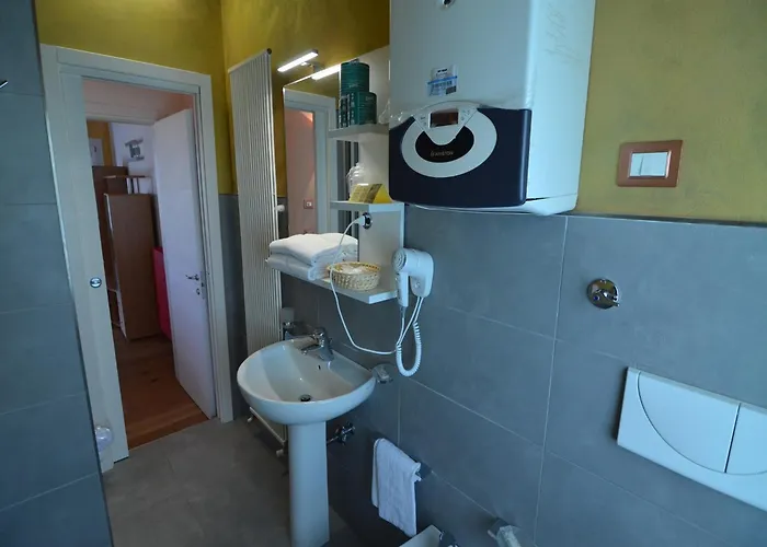 Characteristic In With Pool Codigoro